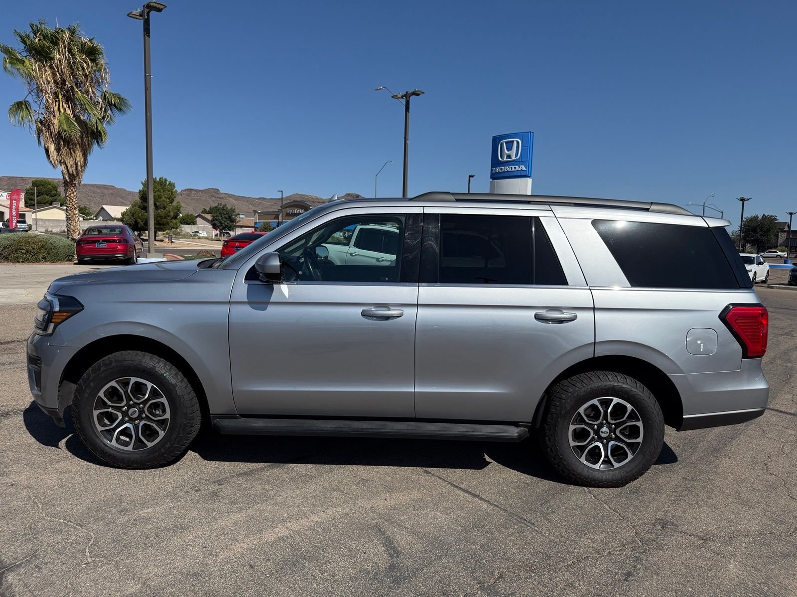 2024 Ford Expedition XLT - Photo 11