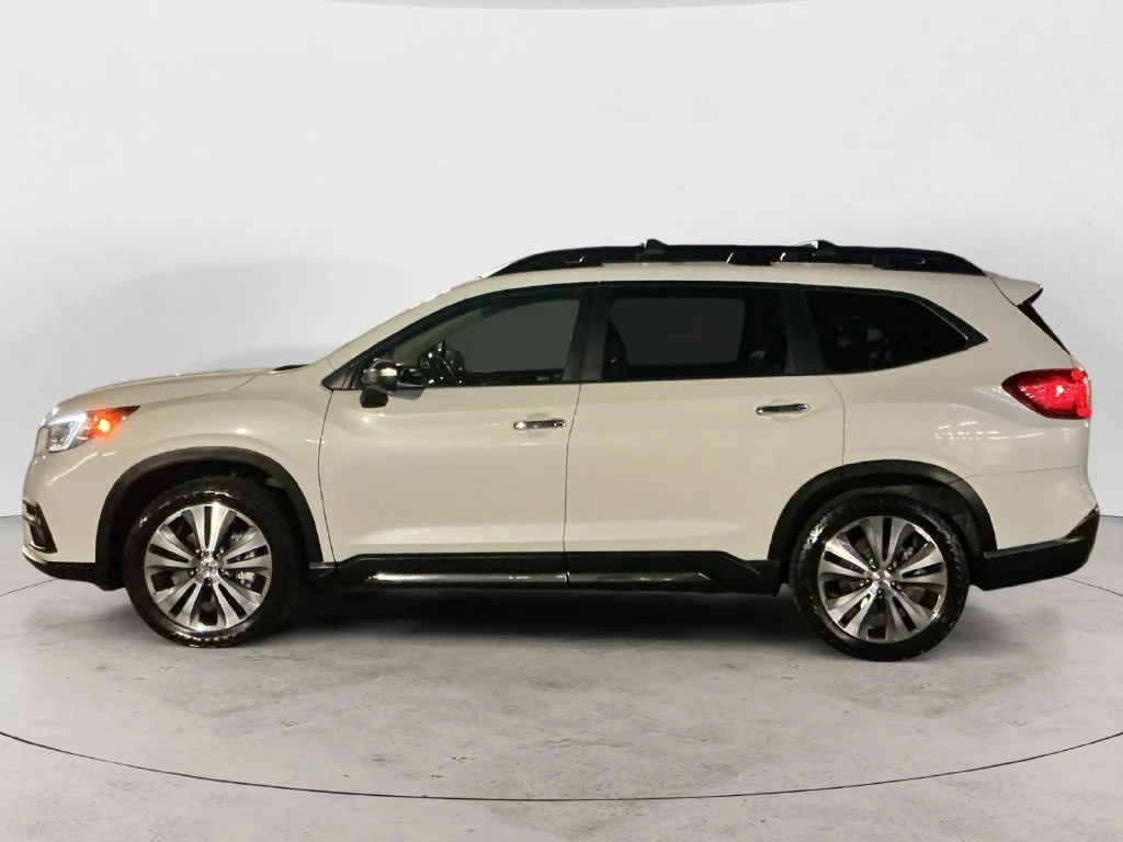 Used 2022 White Subaru Touring image 12
