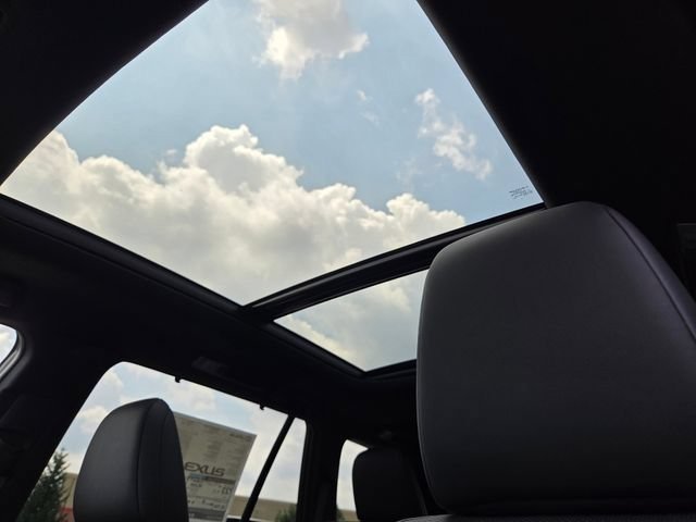 New 2026 Wind Chill Pearl Lexus PREMIUM AWD image 9