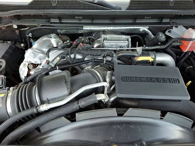 Used 2023 Iridescent Pearl Tricoat Chevrolet High Country image 30