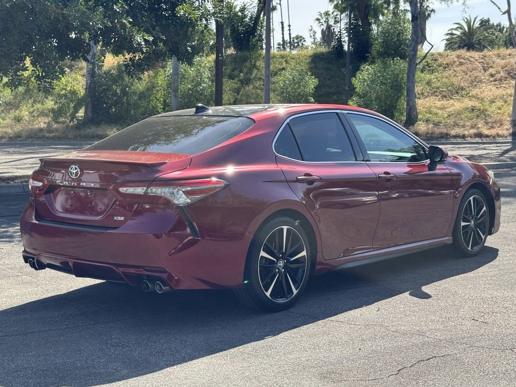 Used 2018 Pearl Toyota XSE V6 image 6