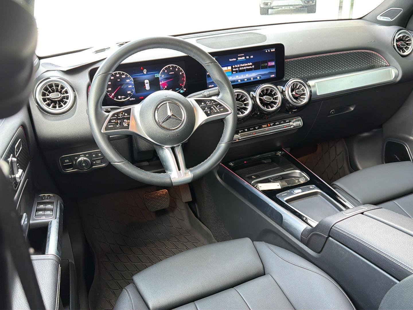 Used 2024 Night Black Mercedes-Benz GLB 250 image 18
