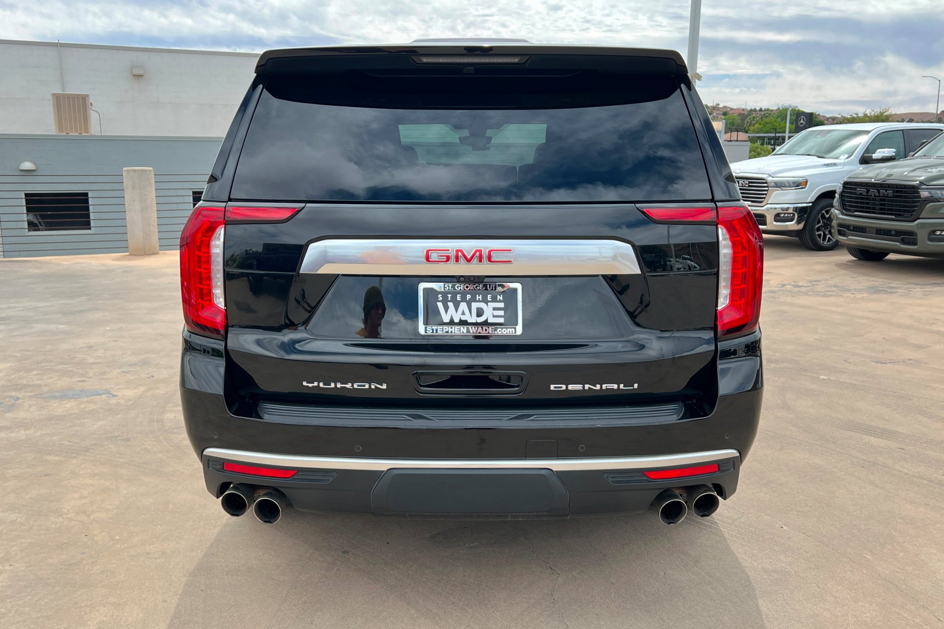 Used 2022 Onyx Black GMC Denali image 5