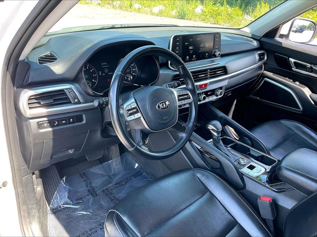 Used 2020 Snow White Pearl Kia LX image 8