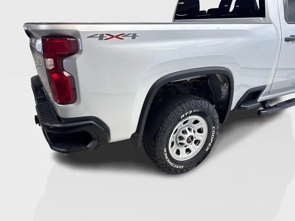 Used 2022 Silver Chevrolet Custom image 17