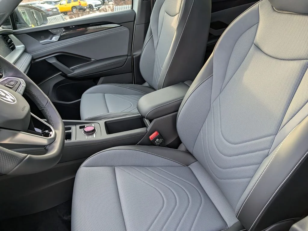 New 2026 White/off-white Volkswagen 2.0T SE R-Line Black image 11
