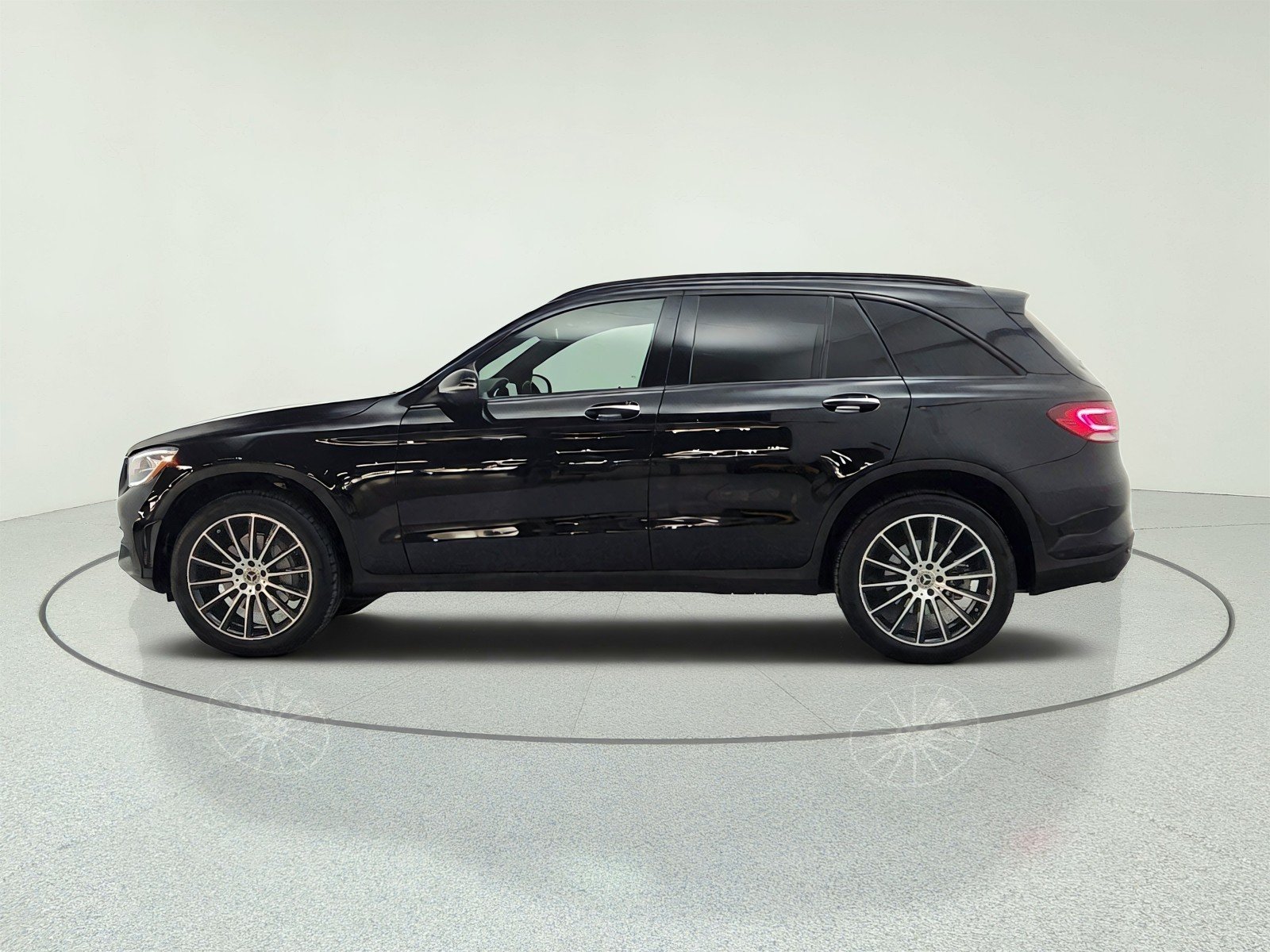 Used 2021 Black Mercedes-Benz GLC 300 SUV image 8
