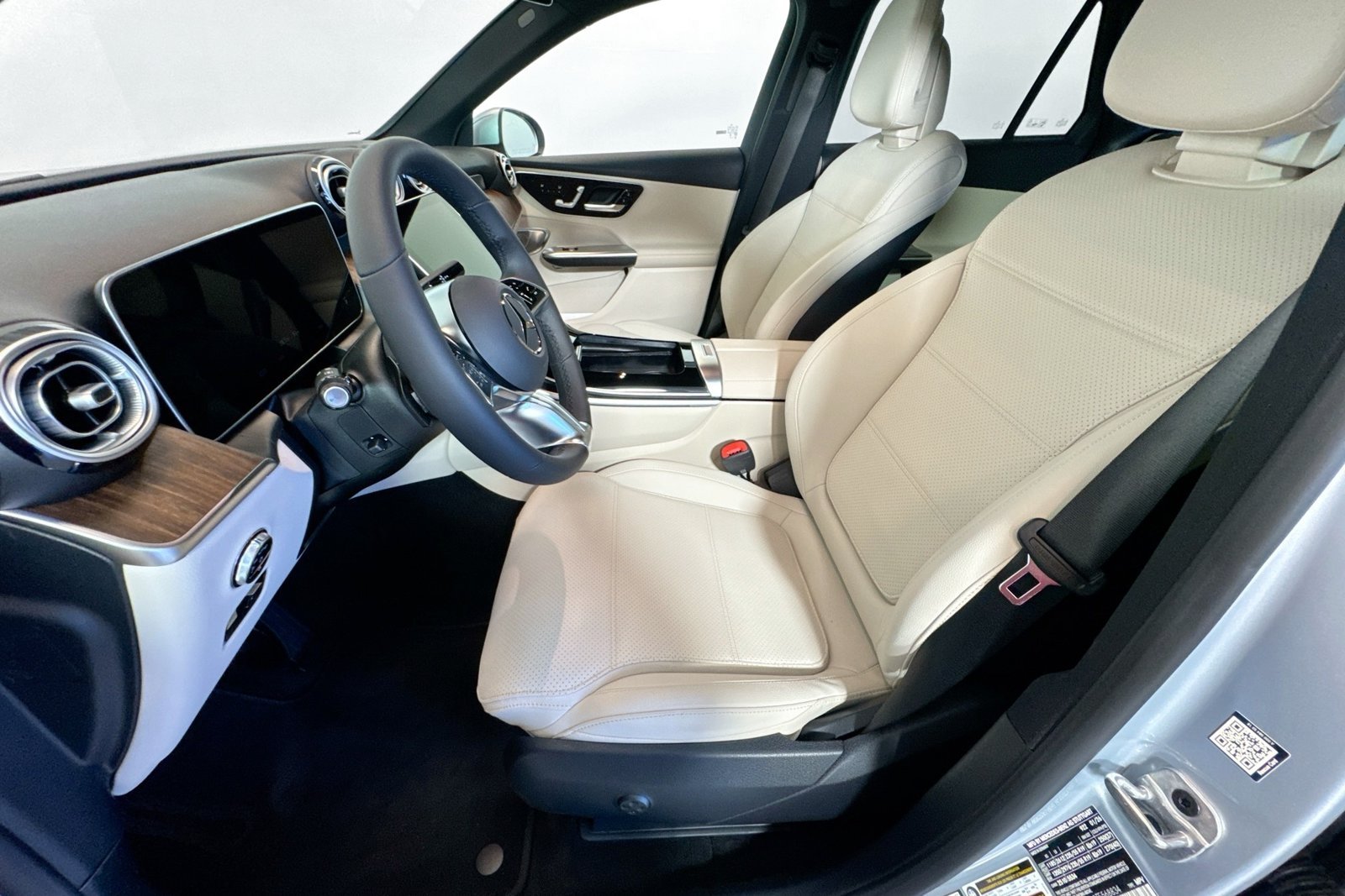 New 2026 Cirrus Silver Metallic Mercedes-Benz GLC 300 image 18