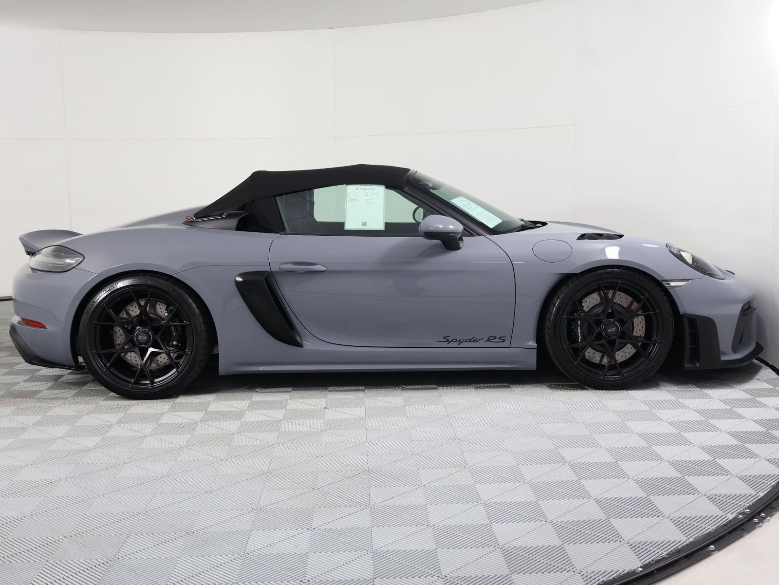 Certified Used 2024 Arctic Grey Porsche RS image 8
