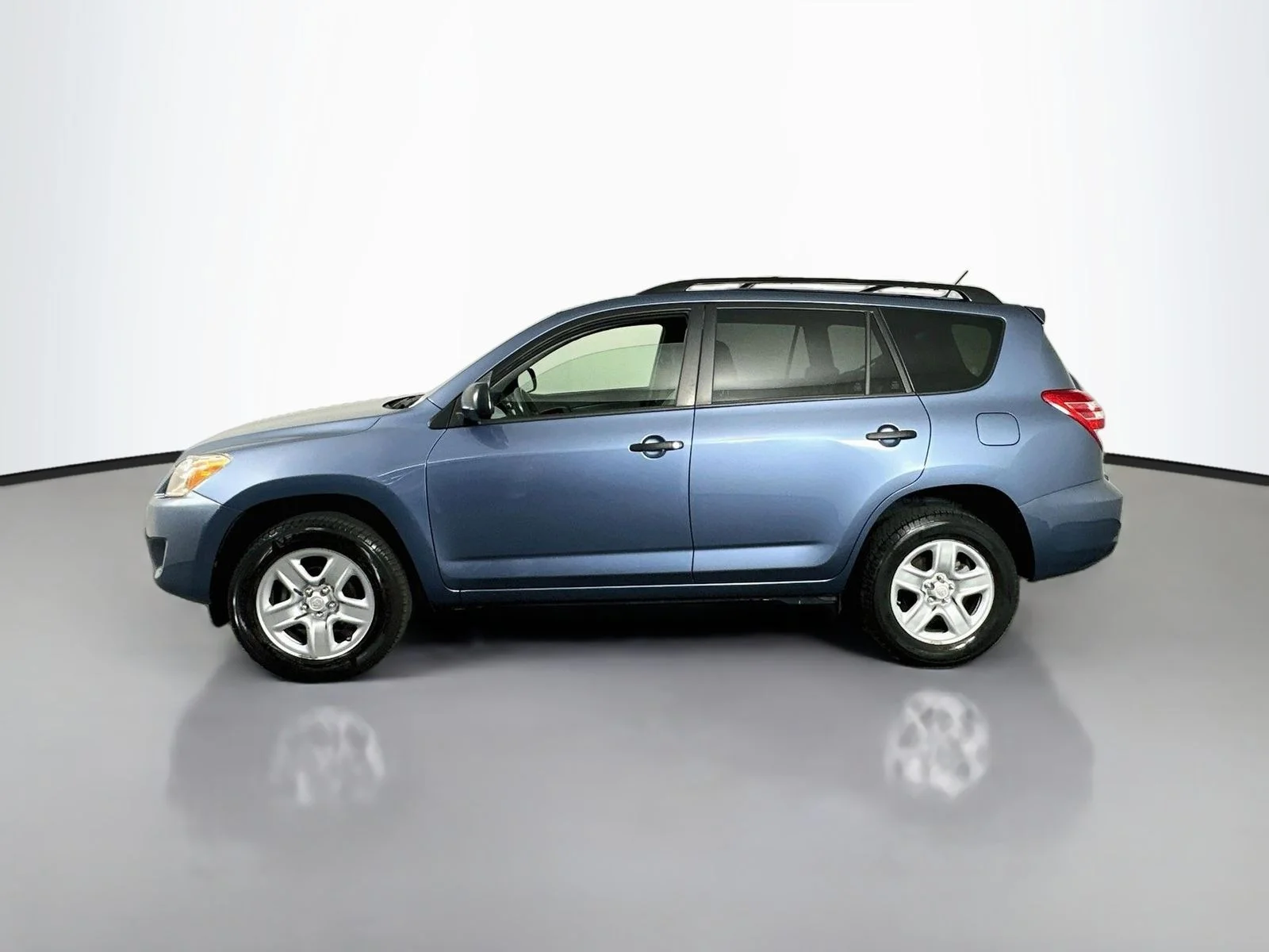 Used 2009 Pacific Blue Metallic Toyota Base image 4