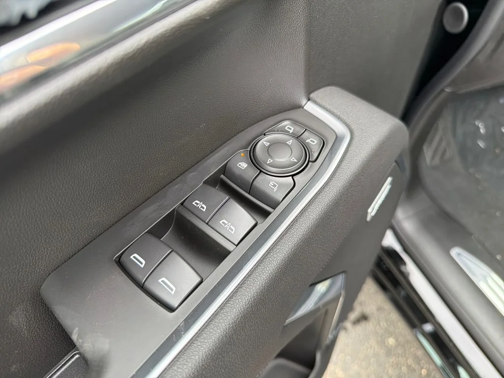 2026 GMC Sierra 1500 SLT - Photo 12