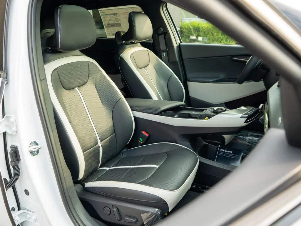 New 2026 Glacial White Pearl / Black Ro Kia GT-Line AWD image 9