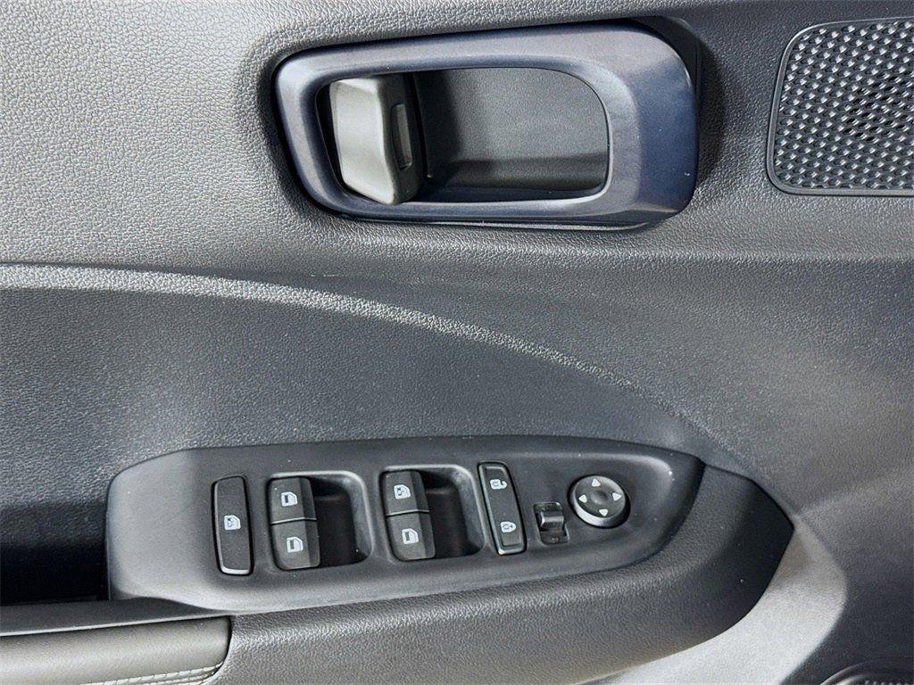 2025 Hyundai Venue Limited - Photo 16