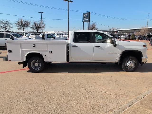 New 2026 Summit White Chevrolet Work Truck image 27
