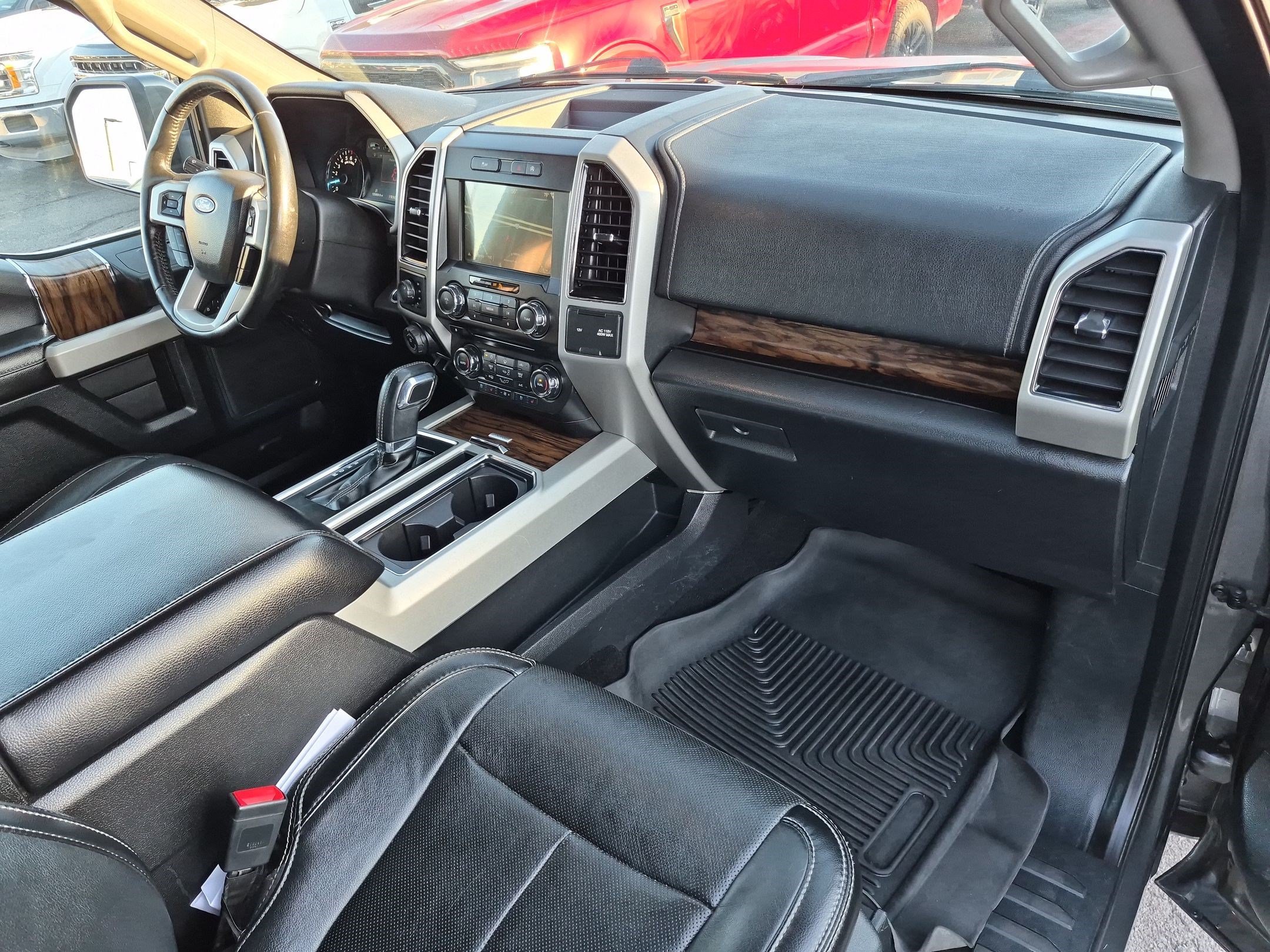 Used 2018 Magnetic Ford LARIAT image 32
