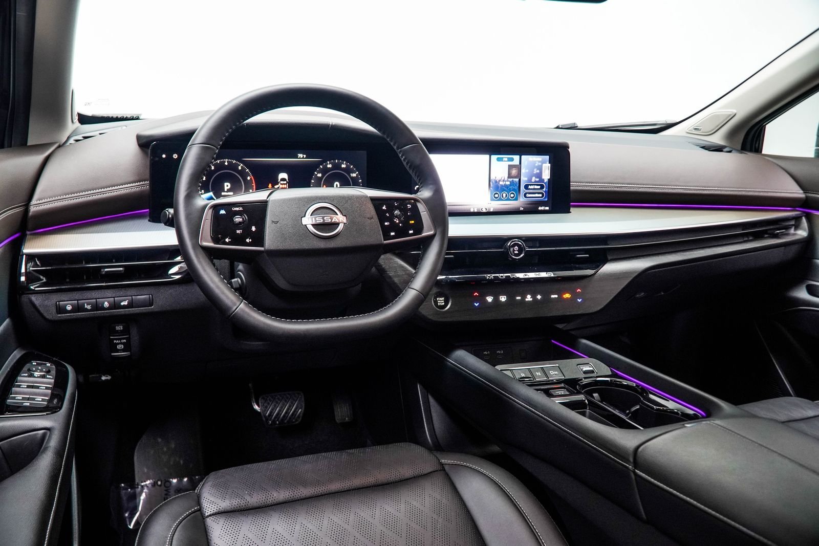 Used 2025 Black Nissan Platinum image 18
