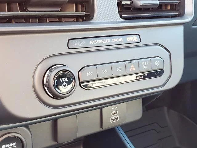 2025 Ford Maverick XLT - Photo 25