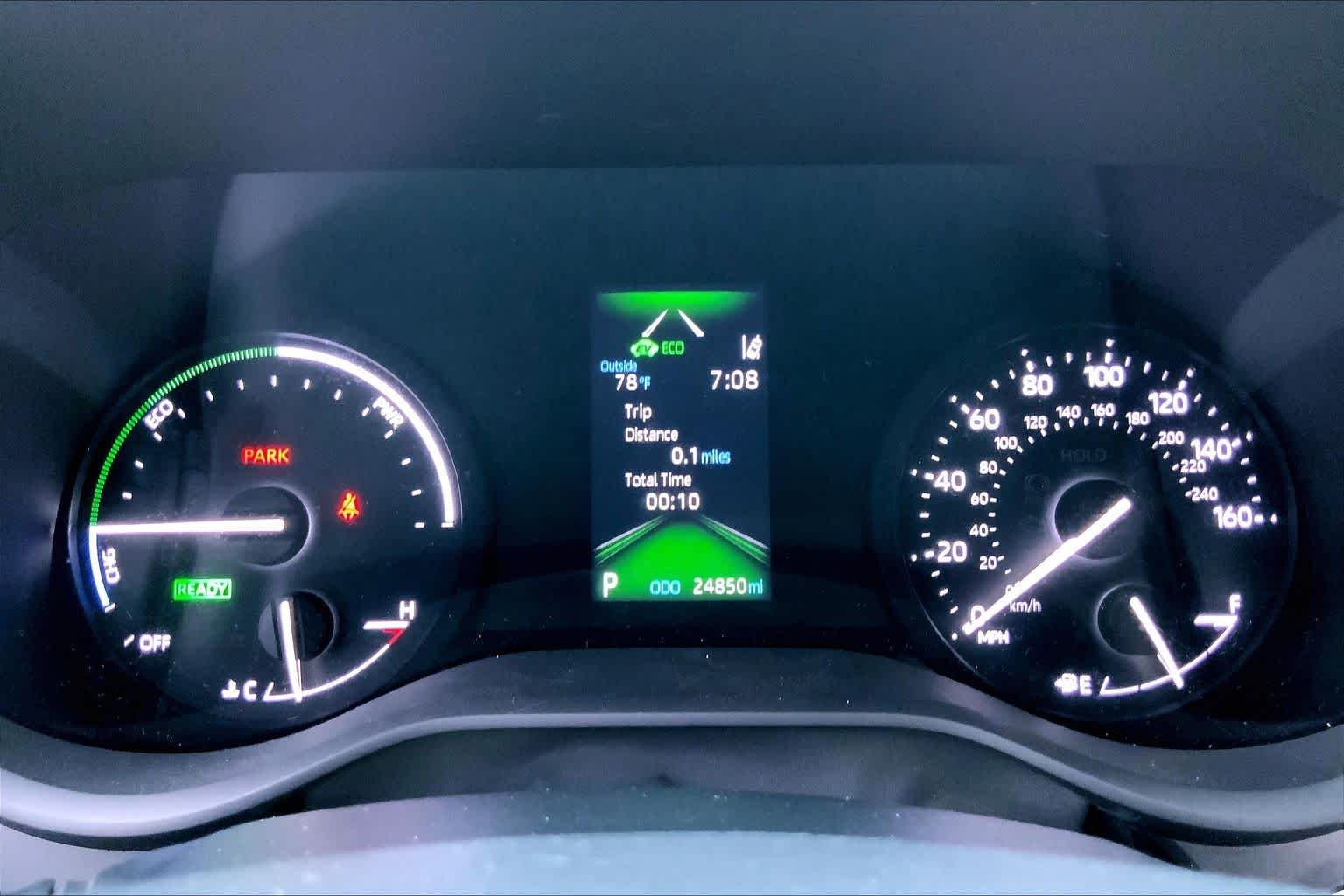 Used 2024 Wind Chill Pearl Toyota XLE image 25