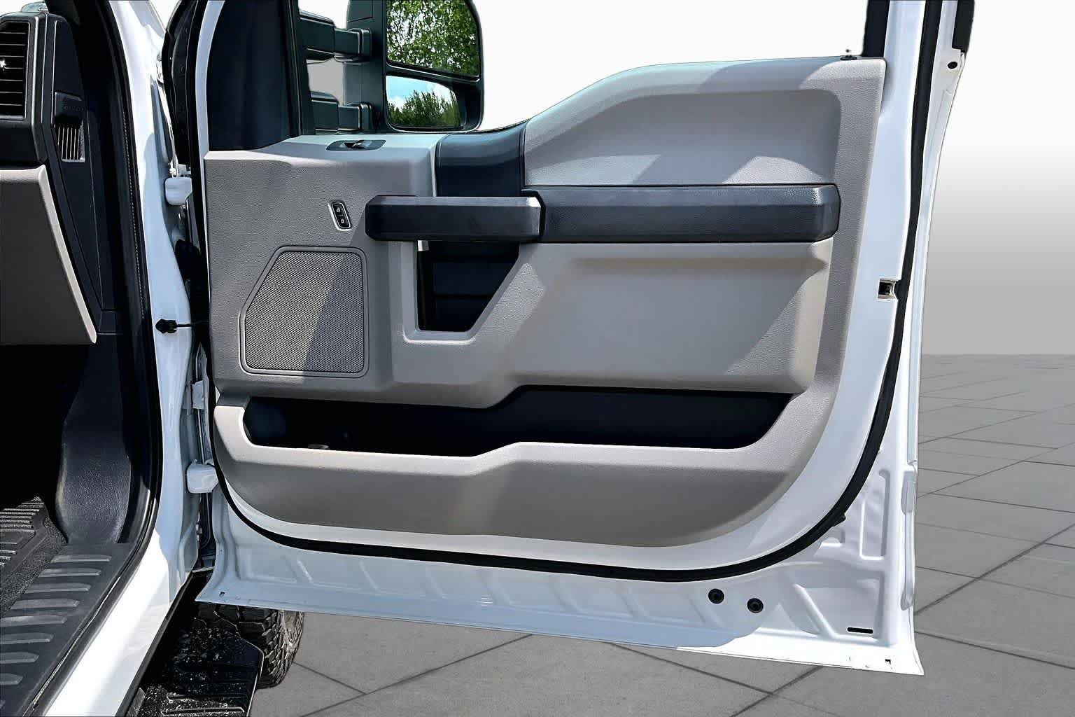 Certified Used 2022 Oxford White Ford XL image 20