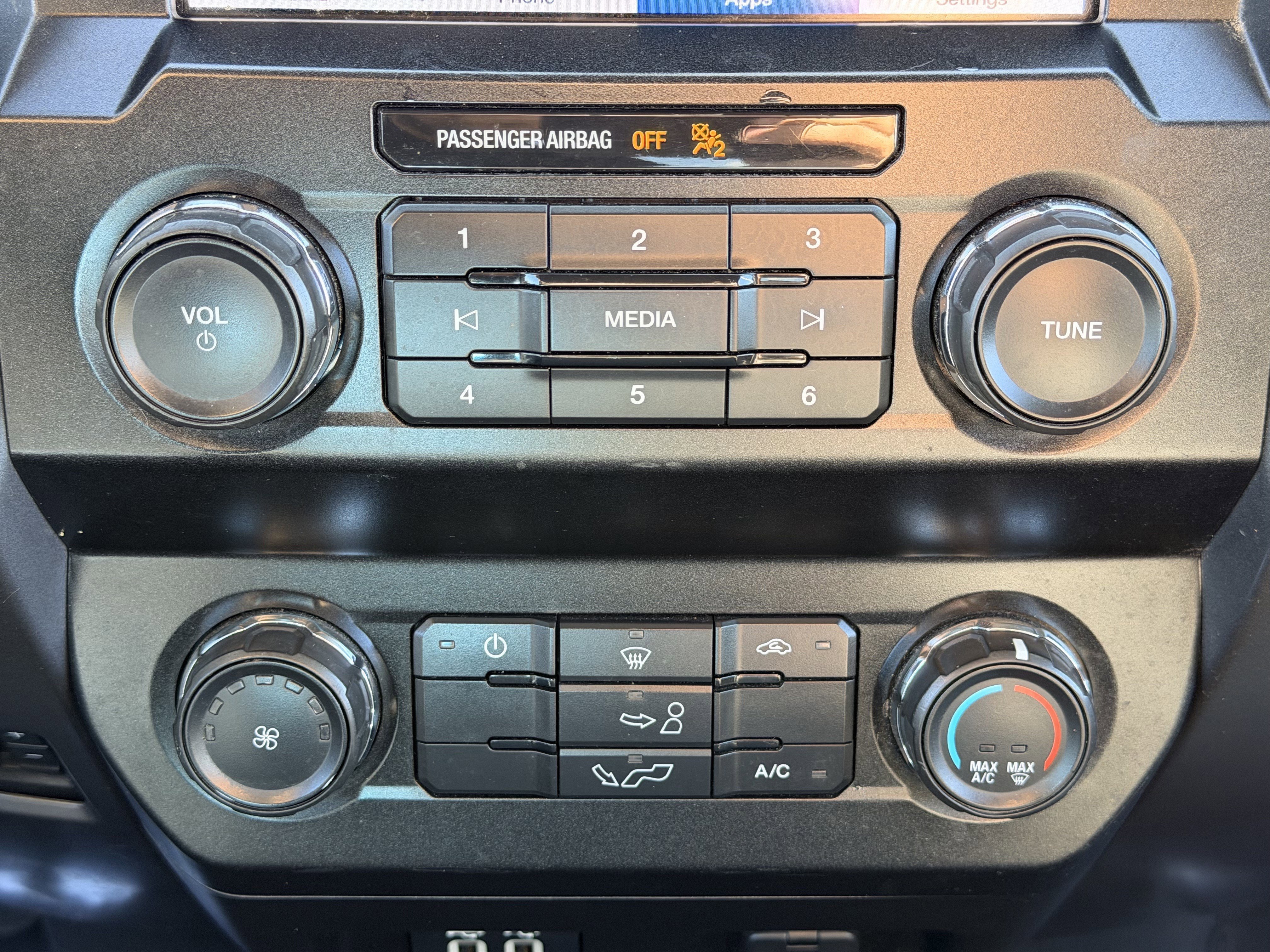 Used 2019 Black Ford XLT image 13