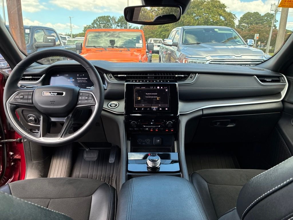 Used 2024 Red Jeep Altitude image 19
