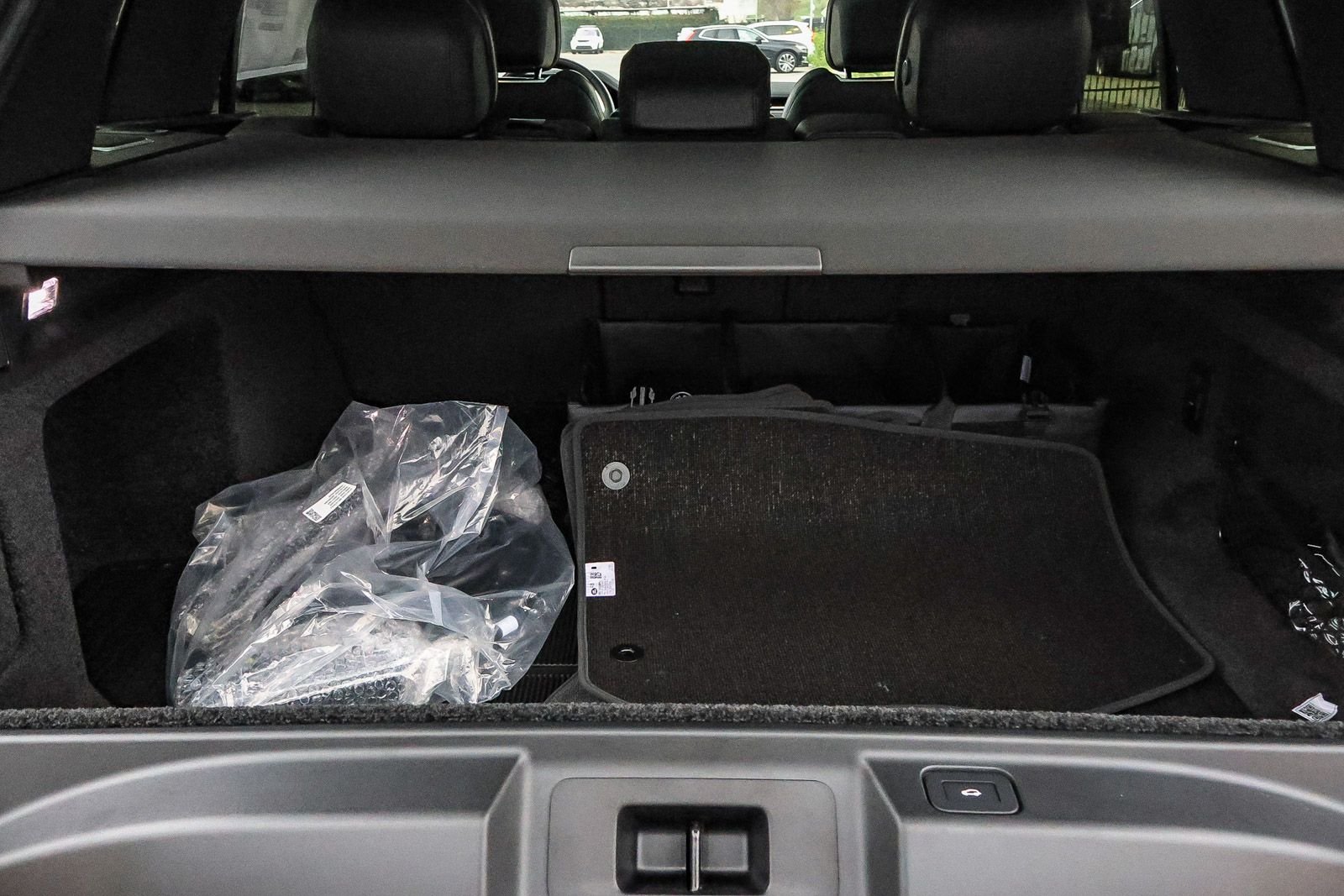 2026 Land Rover Range Rover SE - Photo 26
