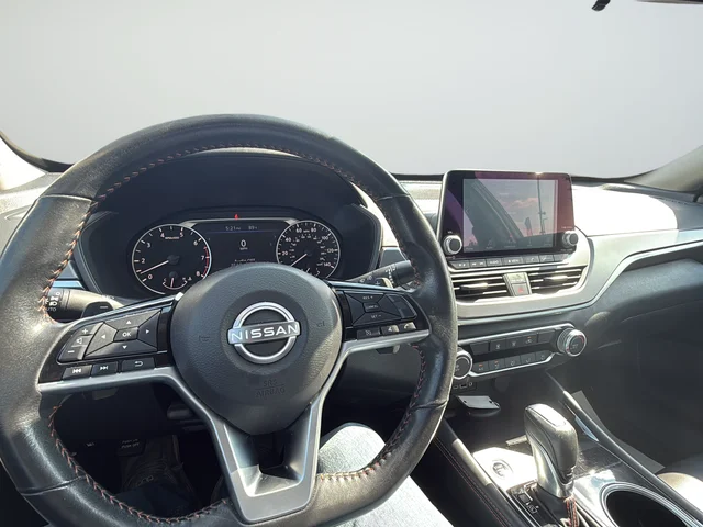 Certified Used 2024 White Nissan 2.5 SR image 9