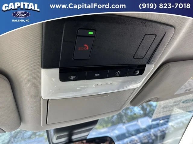 Used 2025 White Nissan 2.5 SV image 32