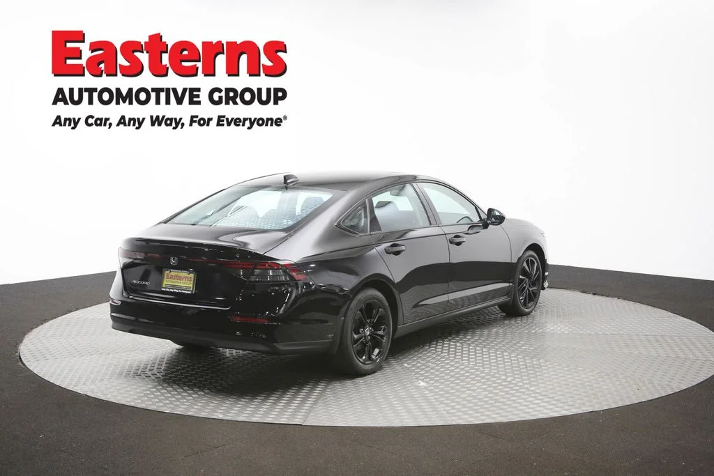 Used 2025 Black Honda SE image 40