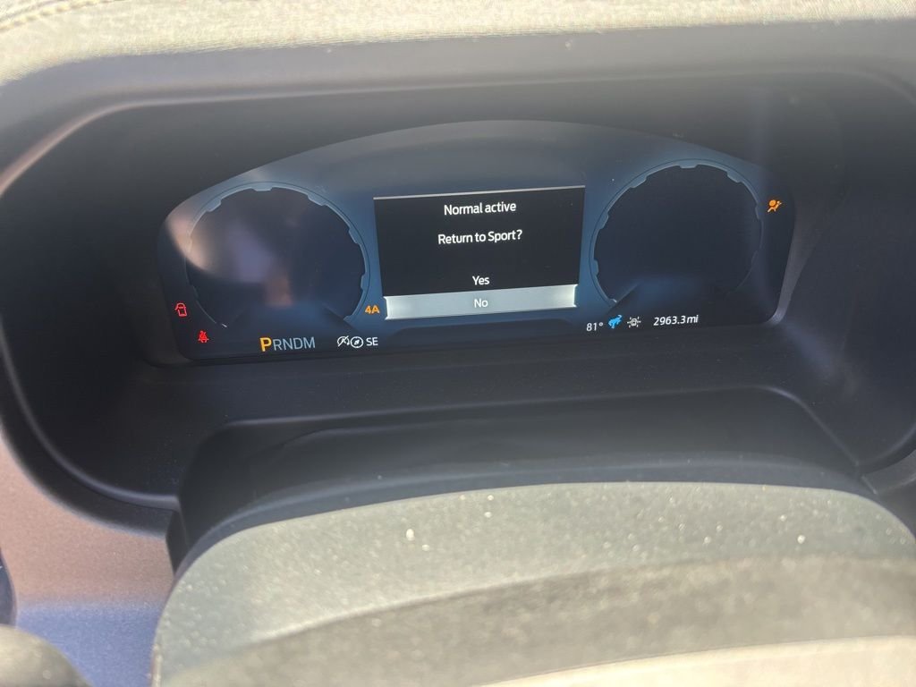 Used 2025 Gray Ford Badlands image 3