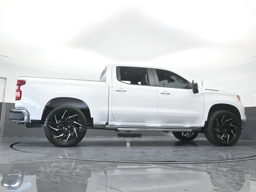 Used 2026 Summit White Chevrolet LT image 62