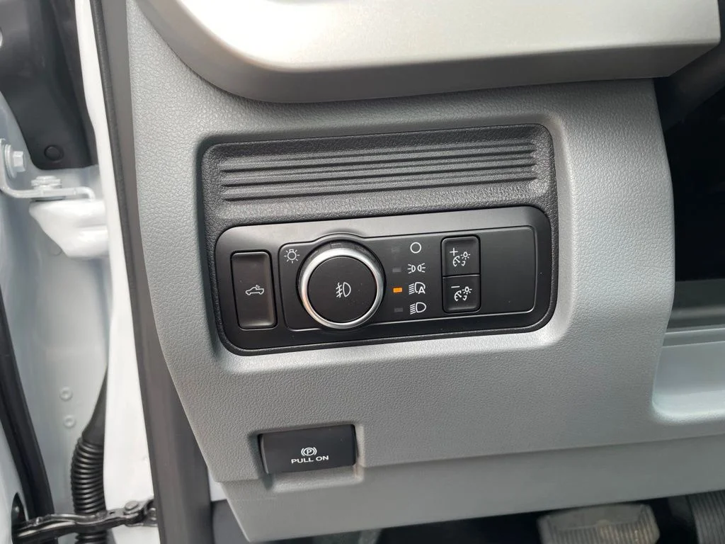 New 2026 OXFORD WHITE Ford XL image 11