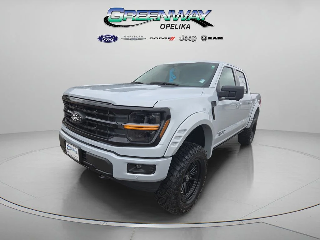 New 2025 Space White Metallic Ford XLT image 38