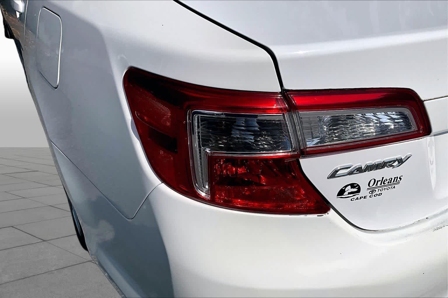 Used 2012 Super White Toyota LE image 25
