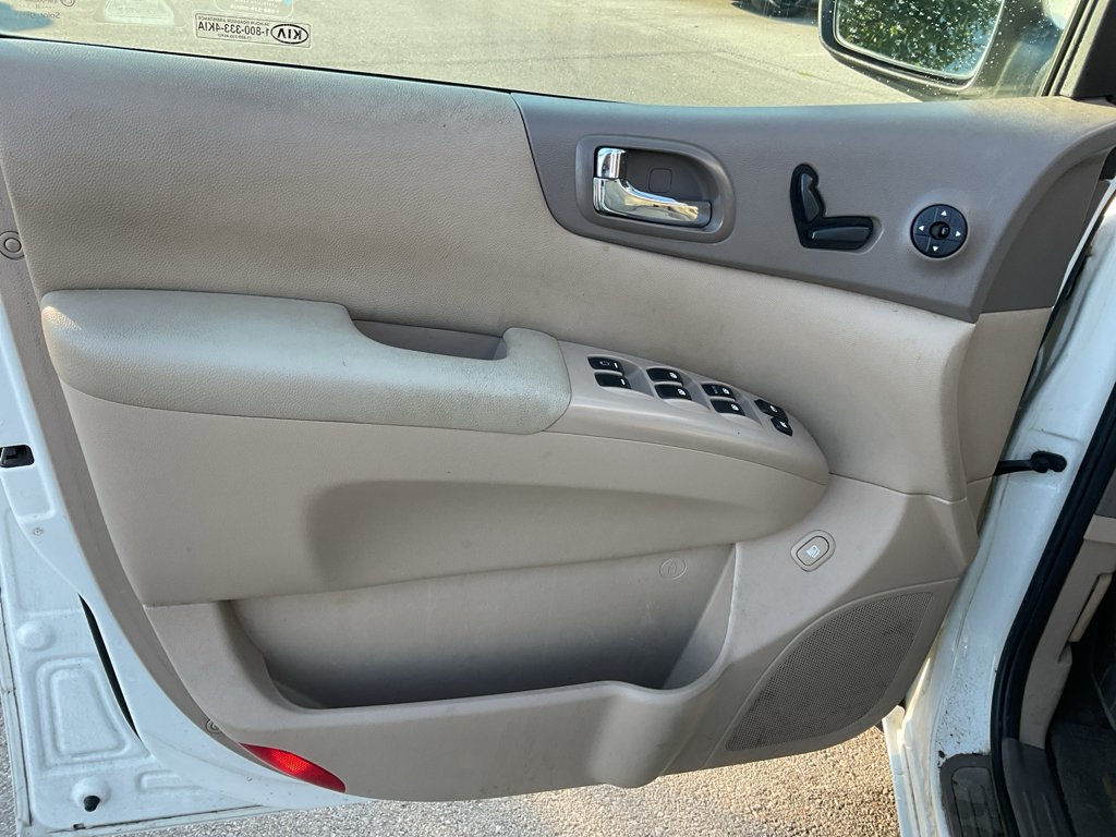 Used 2012 White Kia EX image 14