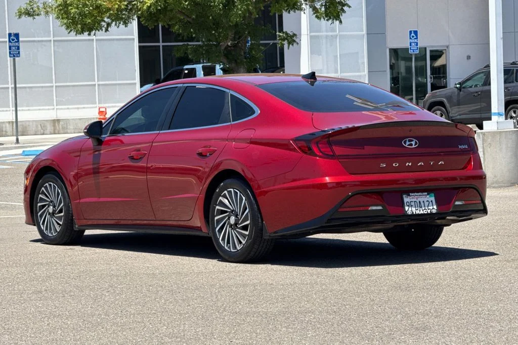 Used 2023 Red Hyundai SEL image 8