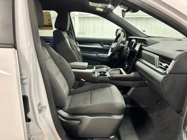 Used 2026 White GMC Elevation image 21