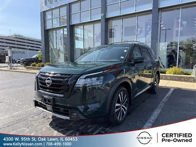 2024 Nissan Pathfinder Platinum 4WD's photo