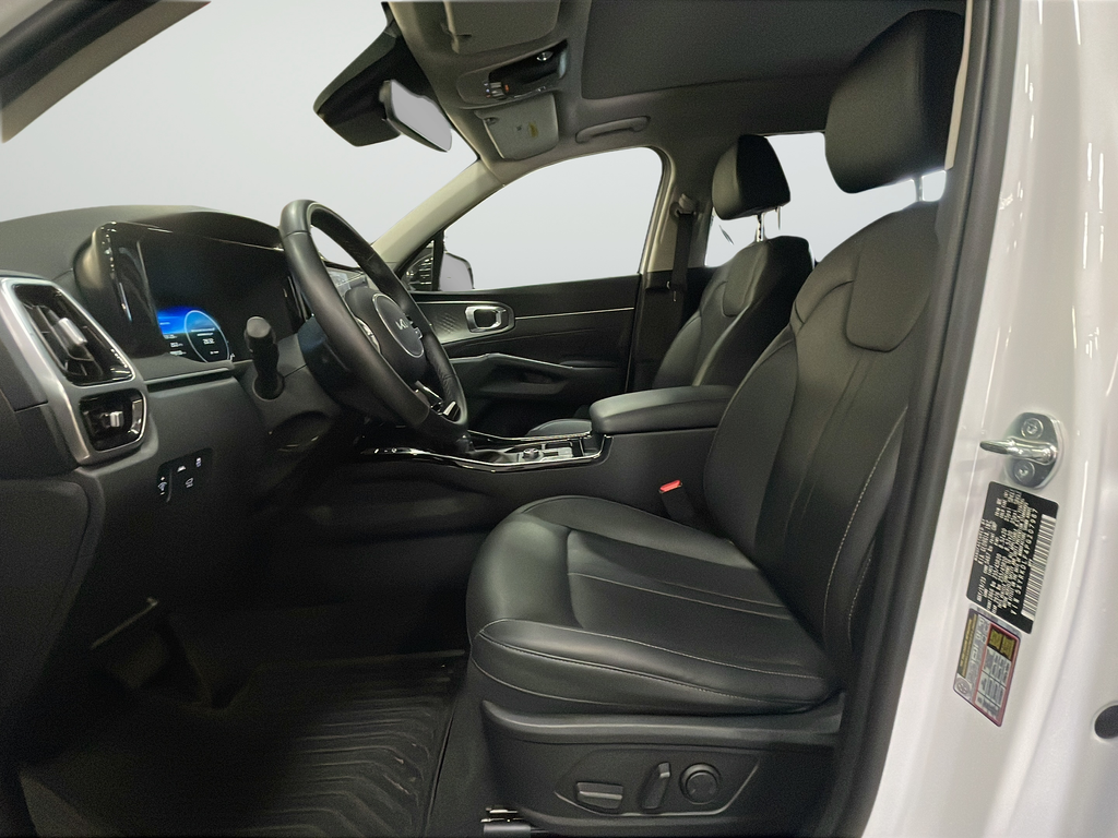 Used 2023 White Kia SX image 11
