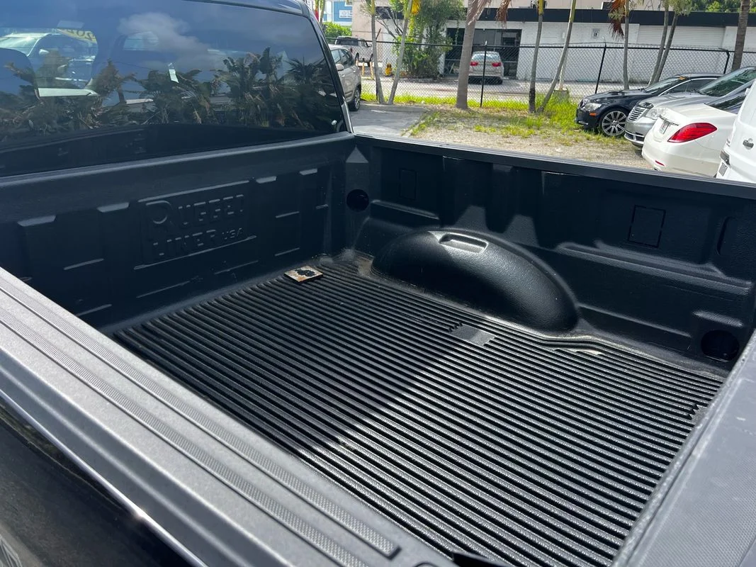 Used 2025  Ford XLT image 5