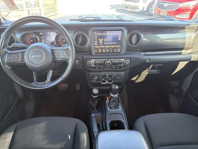 Used 2020 Silver Jeep Altitude image 13