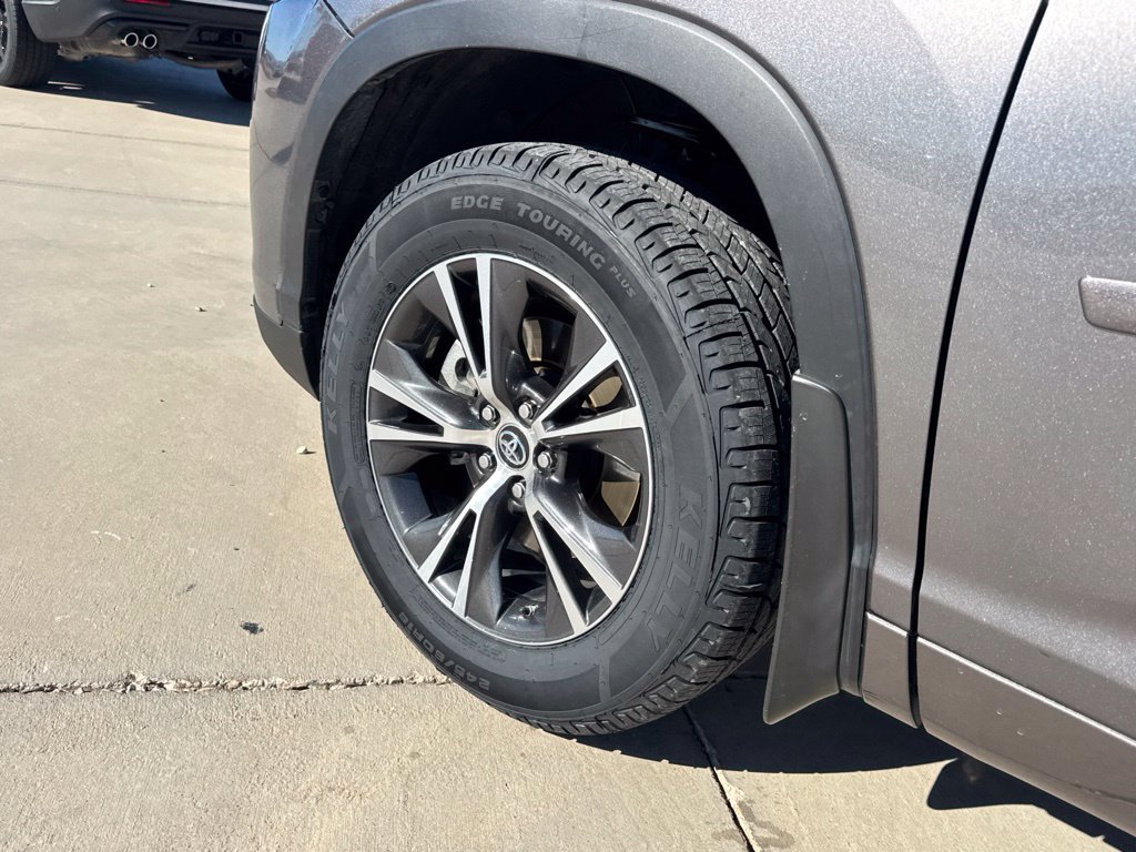 2018 Toyota Highlander LE Plus - Photo 8