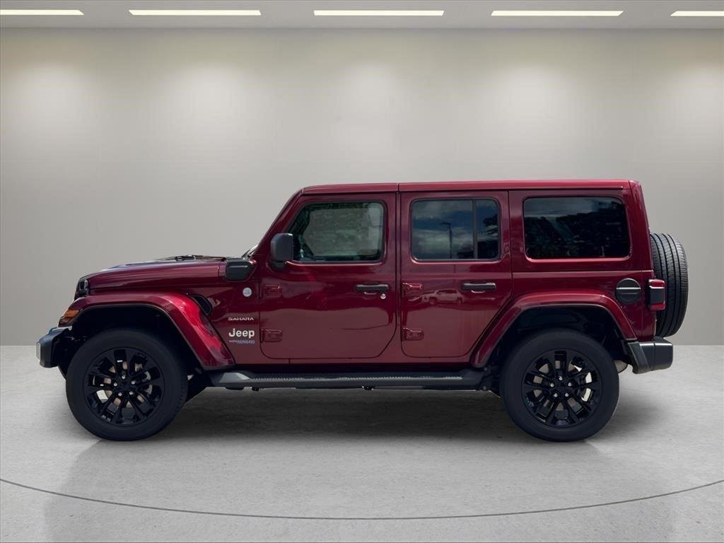Used 2022 Snazzberry Pearlcoat Jeep Unlimited Sahara image 2