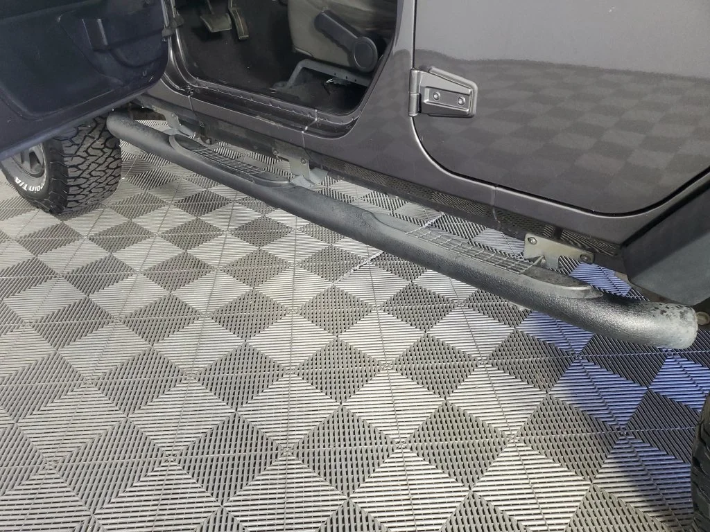 Used 2018 Gray Jeep Sport 4x4 image 25