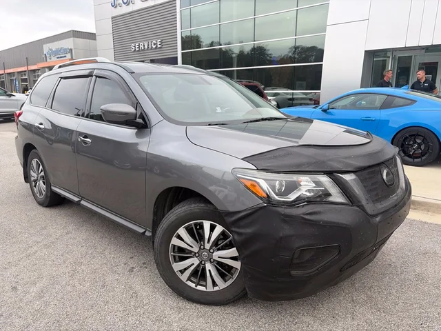 2020 Nissan Pathfinder SV