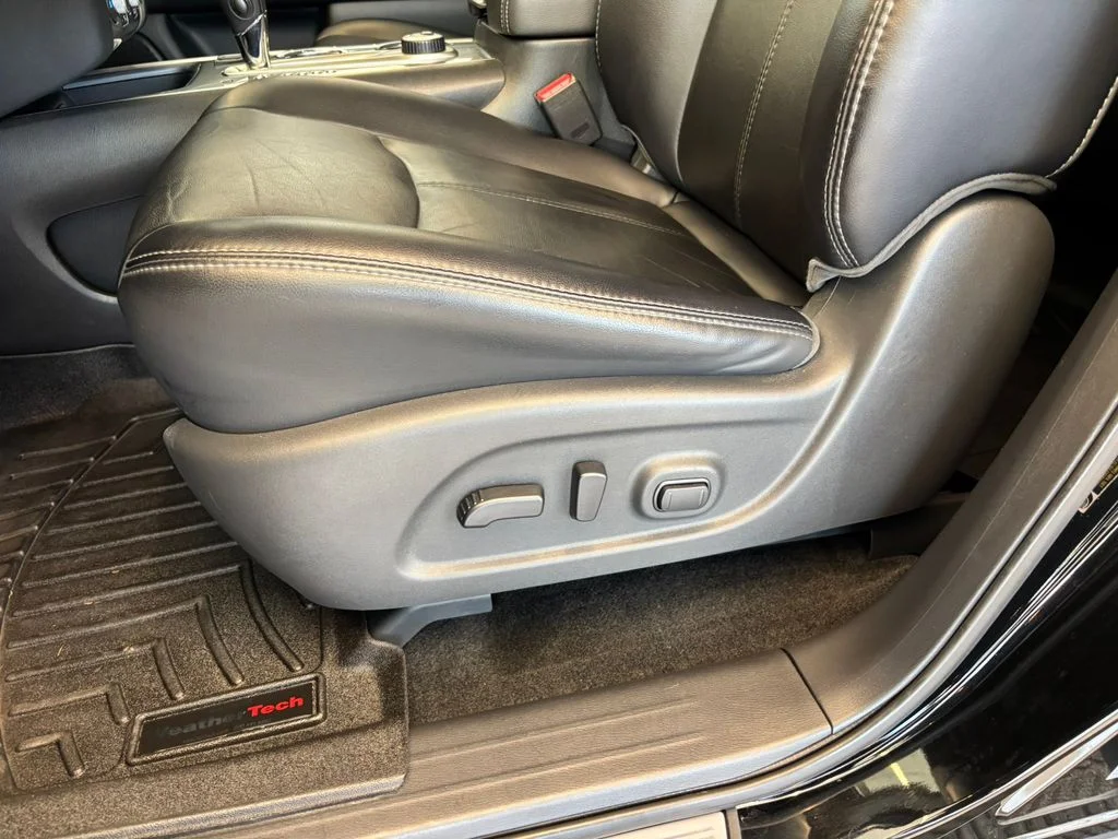 Used 2019 Black Nissan SL image 14