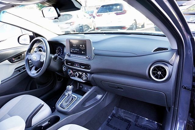 Used 2023 Gray Hyundai SEL image 9