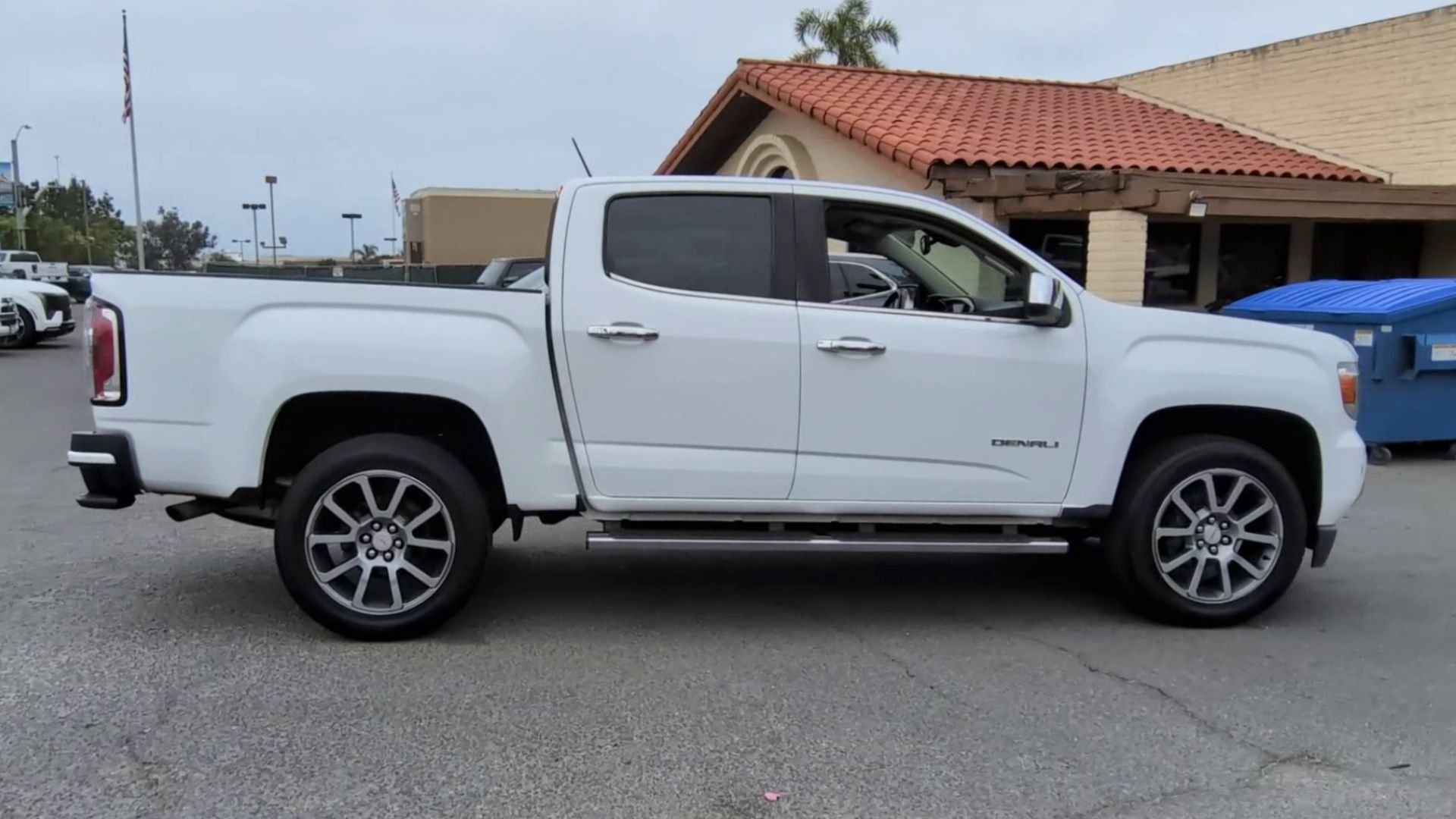 Used 2018 SUMMIT WHITE GMC 2WD Denali image 10