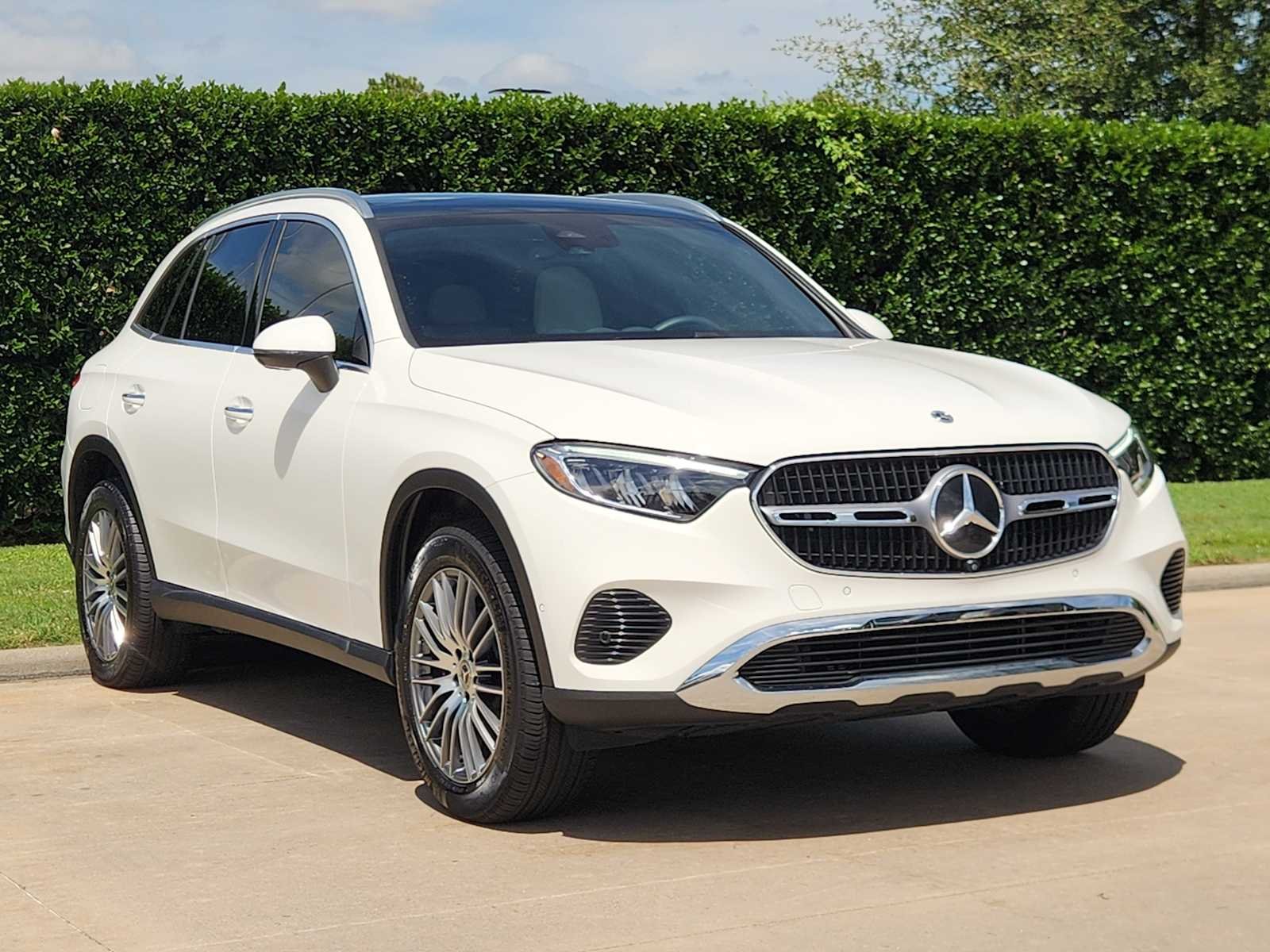Certified Used 2026 Polar White Mercedes-Benz GLC 300 image 5
