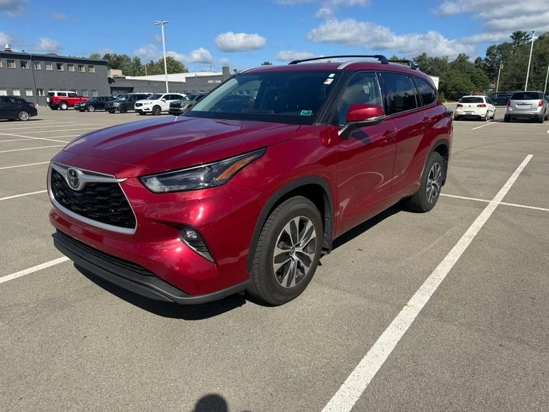 Used 2022 Red Toyota XLE image 2